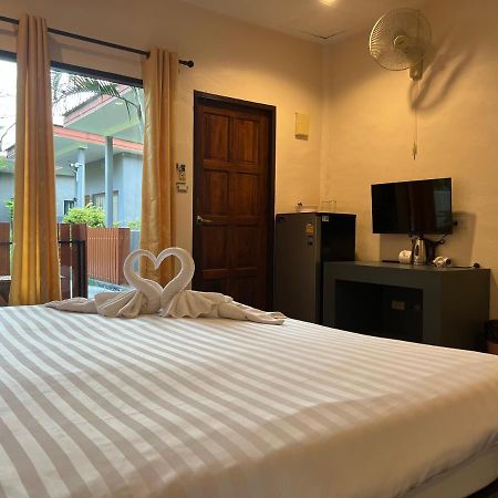 Vivi Hotel Resort プーケット エクステリア 写真