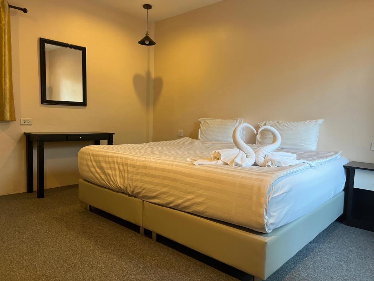 Vivi Hotel Resort プーケット エクステリア 写真