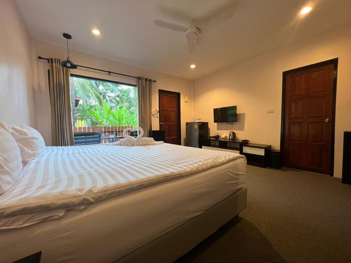 Vivi Hotel Resort プーケット エクステリア 写真