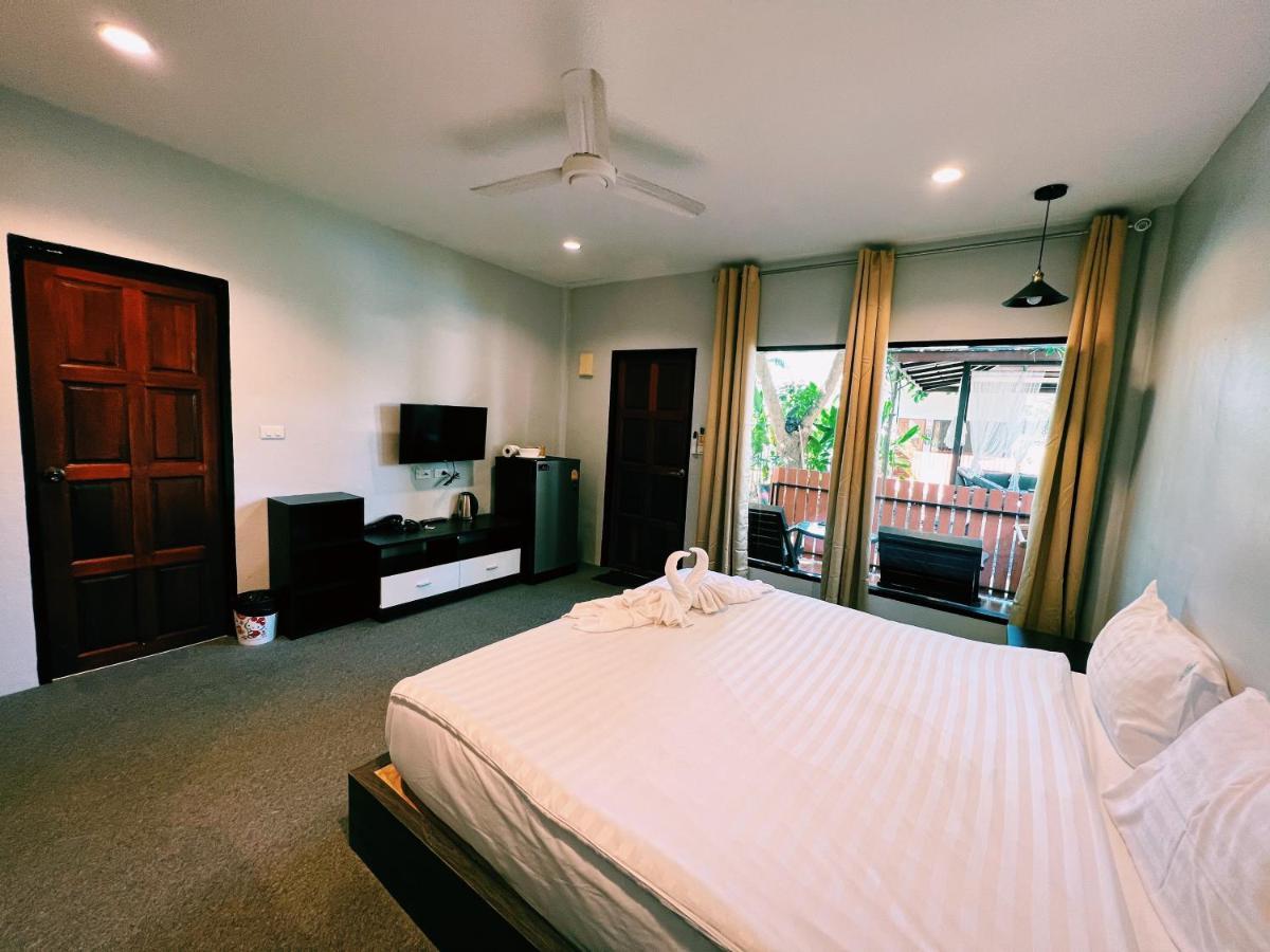 Vivi Hotel Resort プーケット エクステリア 写真