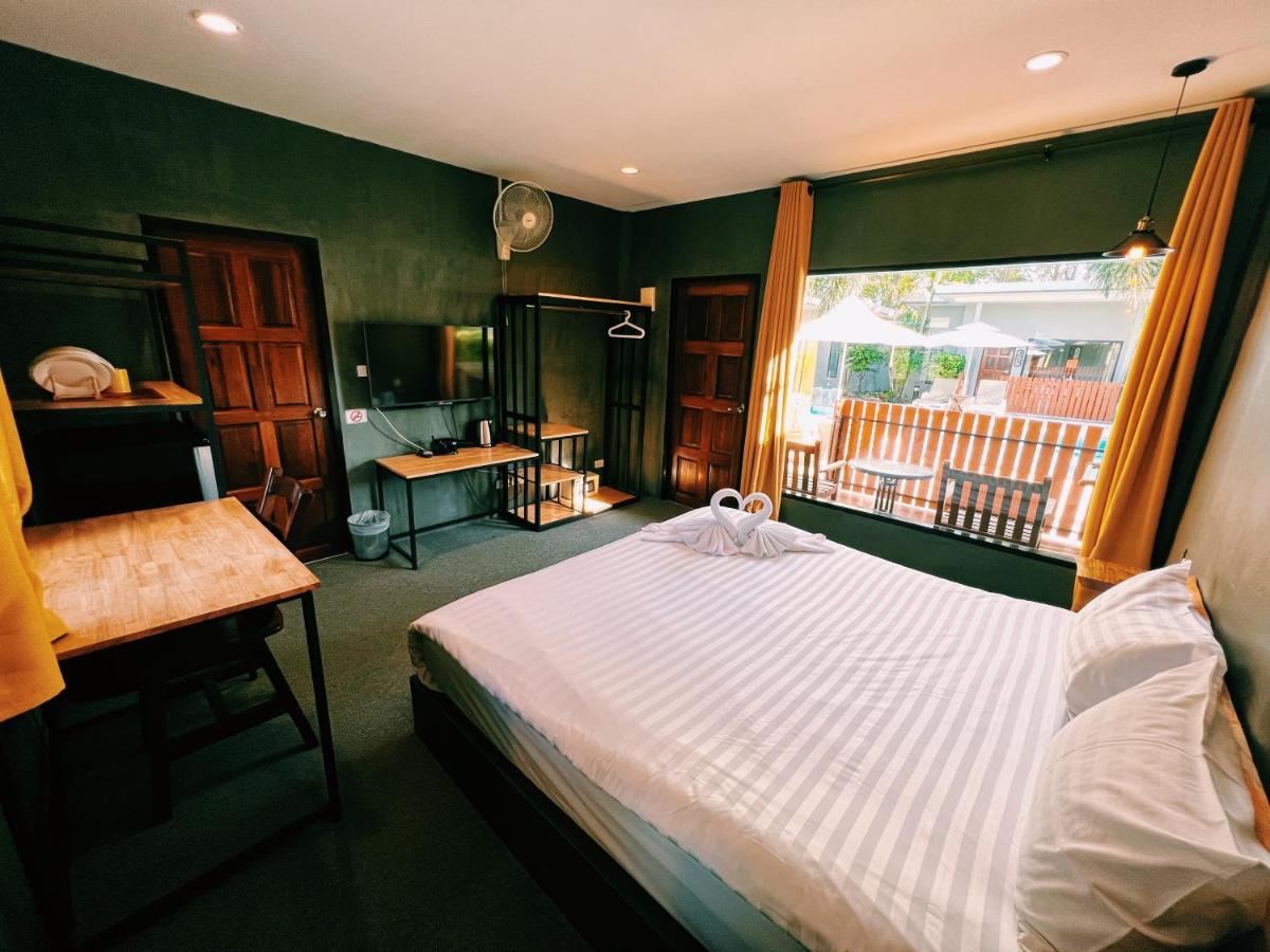 Vivi Hotel Resort プーケット エクステリア 写真